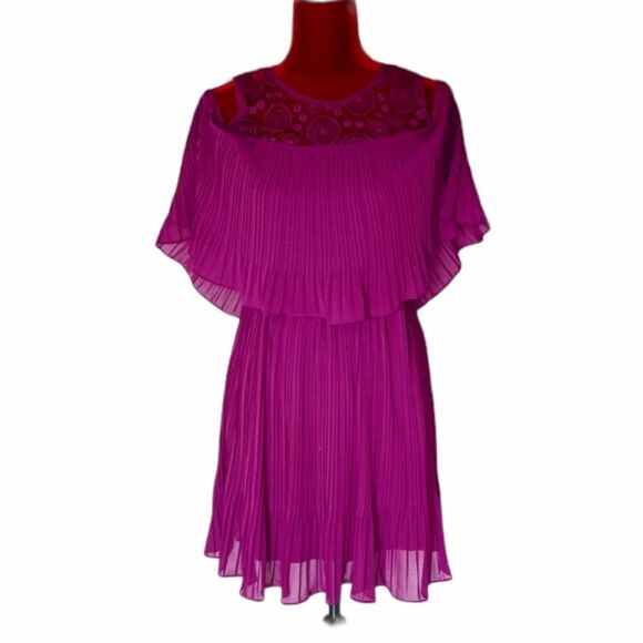 NWT She & Sky Off the Shoulder Plum Lace Dress Size Small - Picture 1 of 7